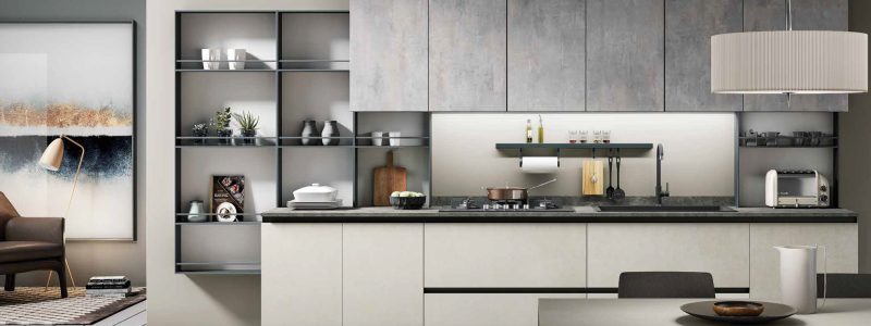 Une cuisine-séjour aménagée 